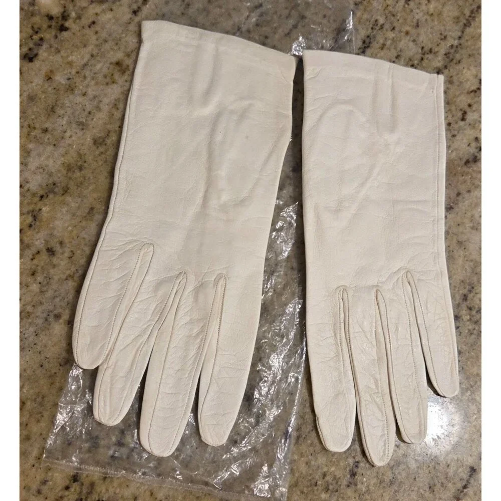 Vintage Womens Size S Off-White Leather Gloves Short Formal